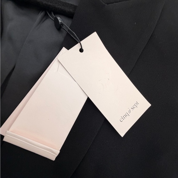 Cinq à Sept Black Blazer with White Lace Trim - Picture 7 of 9